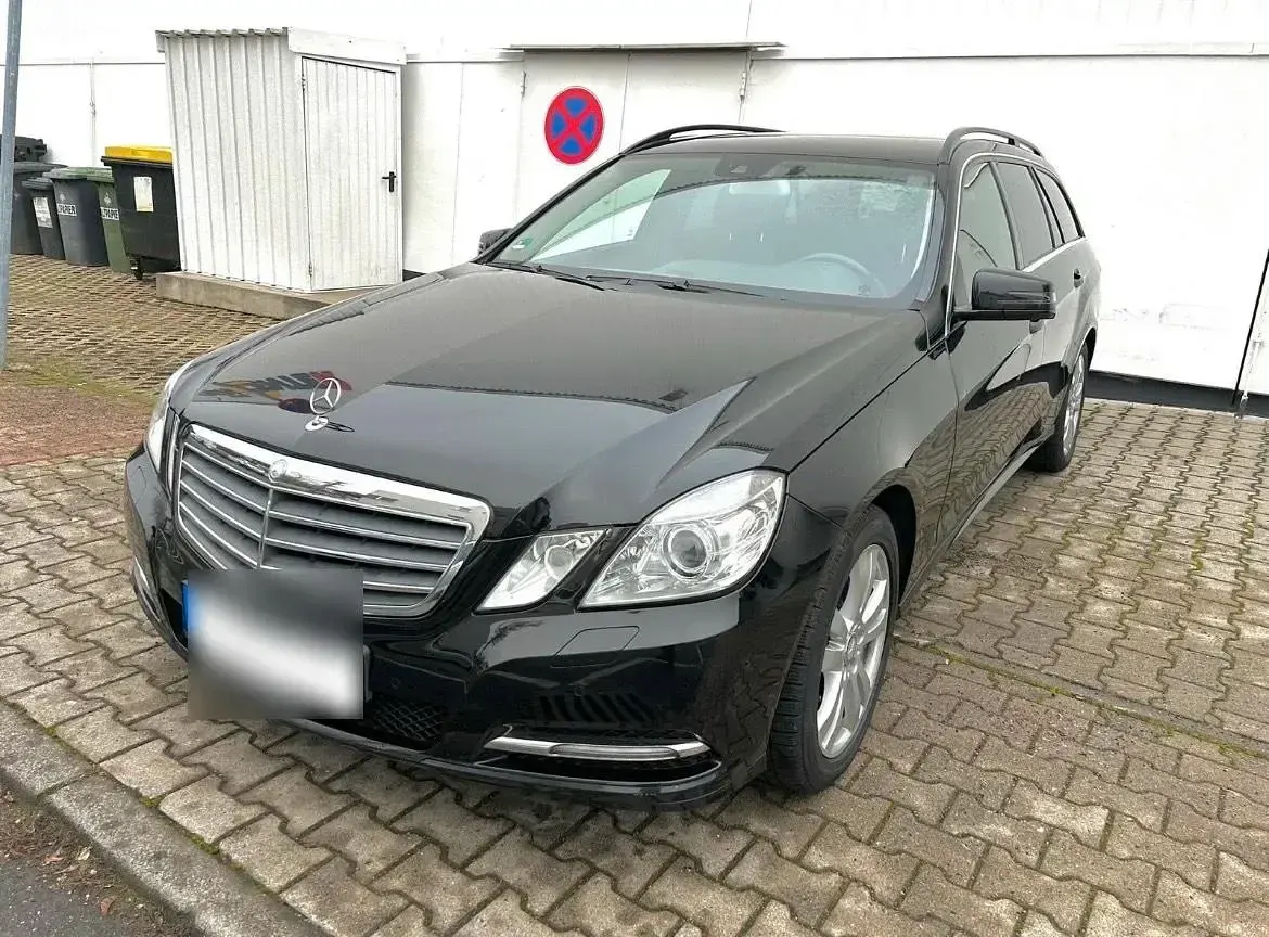 Second-hand Mercedes E250 204 CP (150 kW) 2012 Negru Break