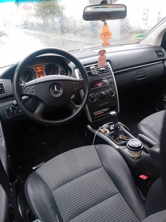 Silber Gebraucht 2006 Mercedes B200 Van / Kleinbus | 1.600 € (Superpreis) - Bild 1/4