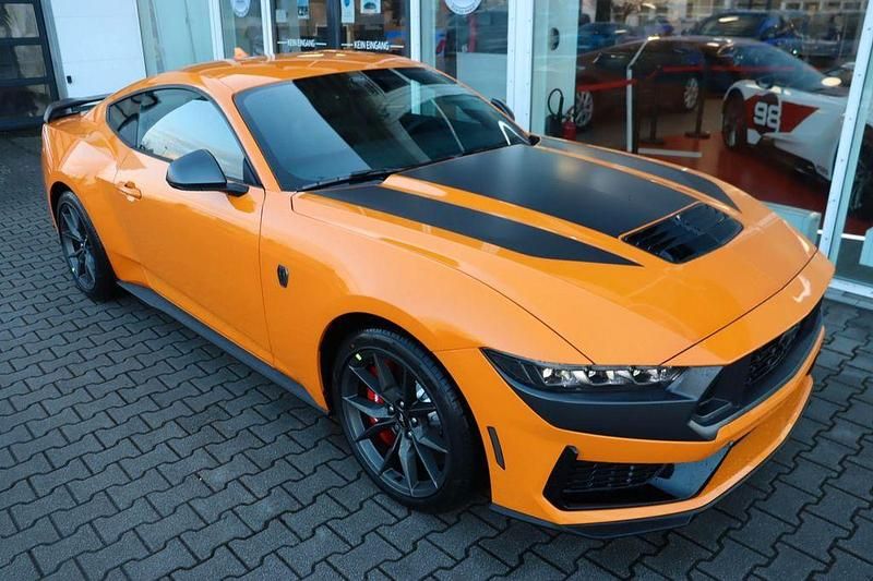 Neu Ford Mustang Dark Horse 454 PS (333 kW) 2026 Orange fury metallic Coupé