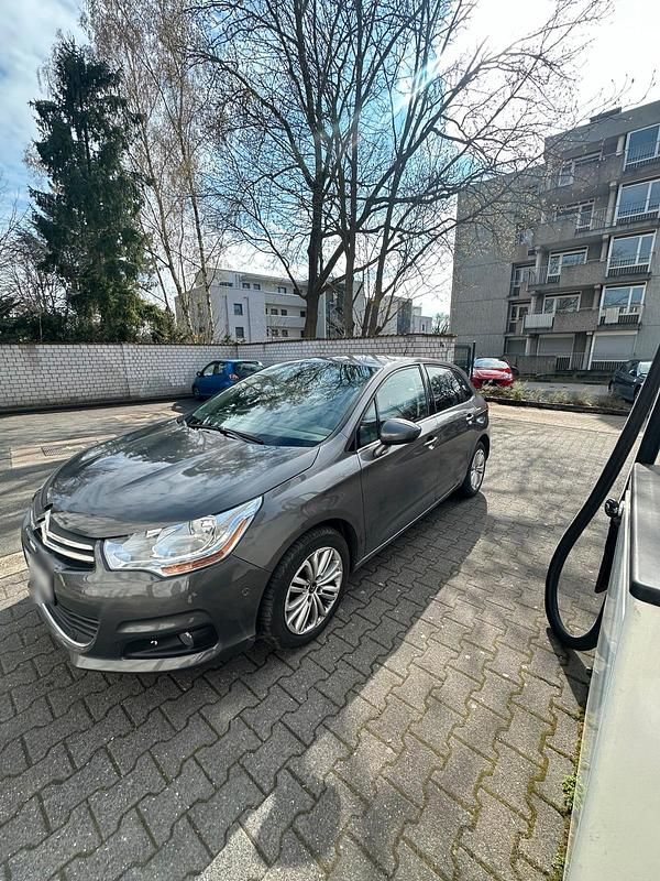 Gebraucht Citroën C4 120 PS (88 kW) 2016 Silber Kleinwagen