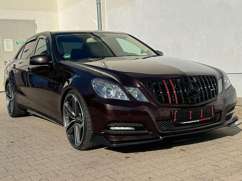 Gebraucht Mercedes E220 Avantgarde 170 PS (125 kW) 2012 Limousine