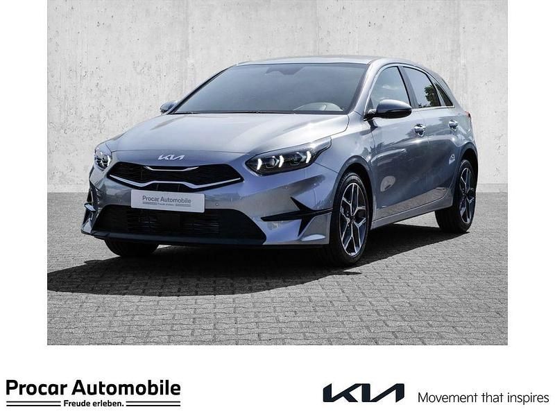 Grau Neu 2025 Kia Ceed 4 Limousine | 25.790 € (Guter Preis) - Bild 1/4