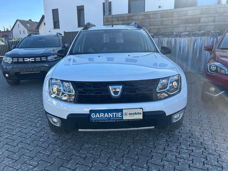 Gebraucht Dacia Duster Black Shadow 125 PS (91 kW) 2017 Gletscherweiss SUV