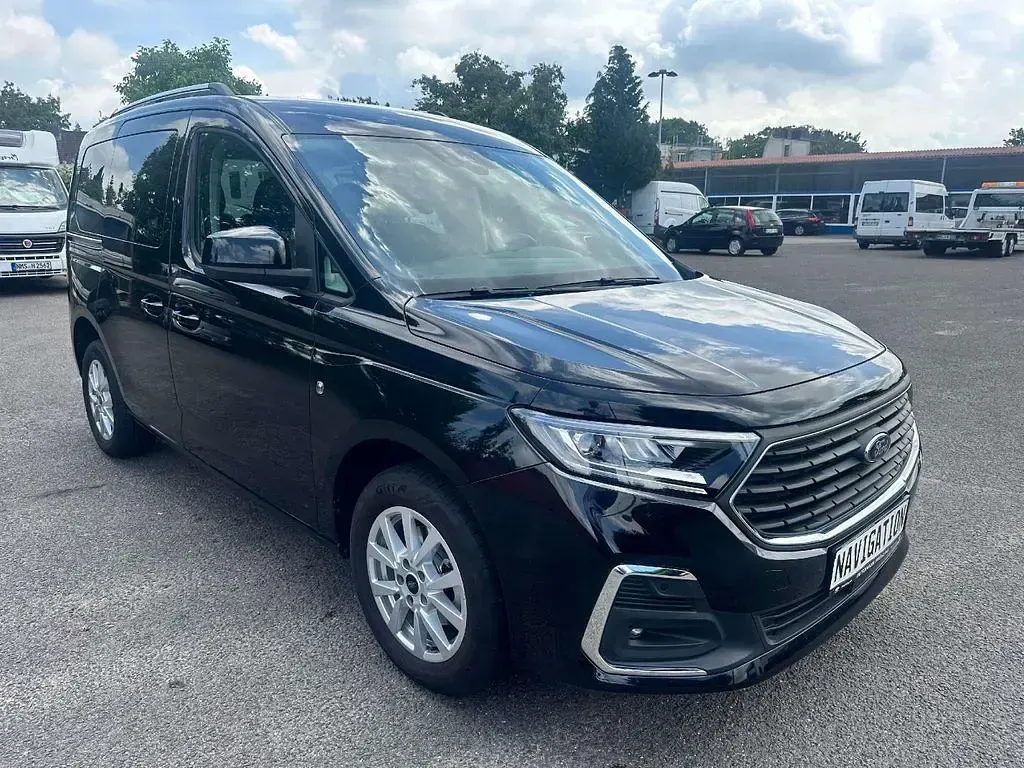 Gebraucht Ford Tourneo Connect Titanium 102 PS (75 kW) 2024 Cyclone intense black Van / Kleinbus