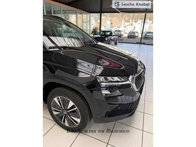 Neu Skoda Karoq Dynamic 150 PS (110 kW) 2026 Wählbar SUV