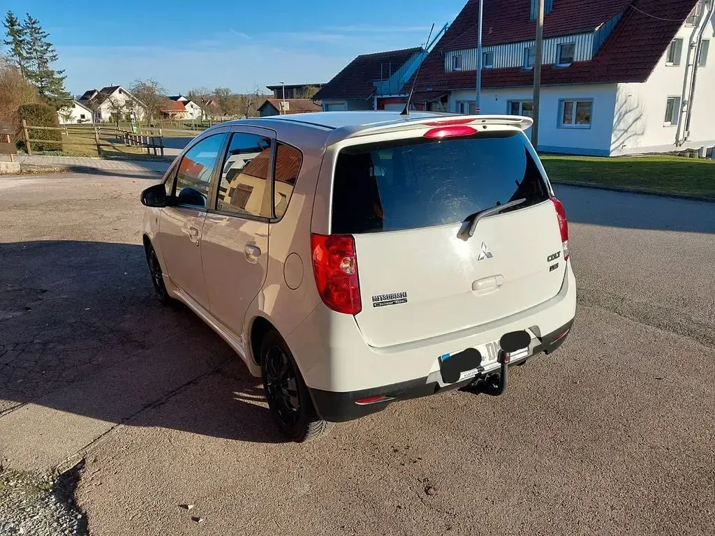 Gebraucht Mitsubishi Colt 75 PS (55 kW) 2012 Weiß Kleinwagen