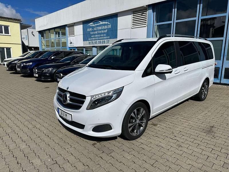 Bergkristallweiß metallic Gebraucht 2017 Mercedes V220 Van / Kleinbus | 33.000 € (Etwas zu teuer) - Bild 1/4