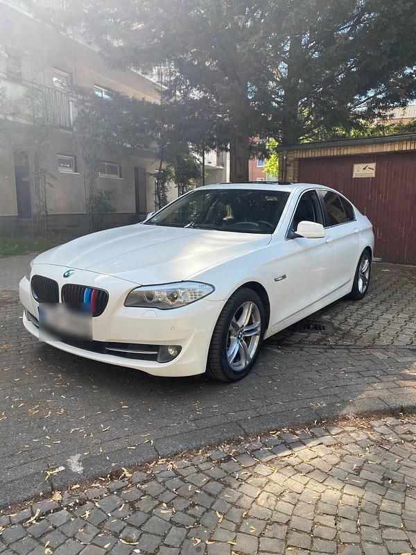 Gebraucht BMW 530 M Sport 258 PS (189 kW) 2011 Weiß Limousine