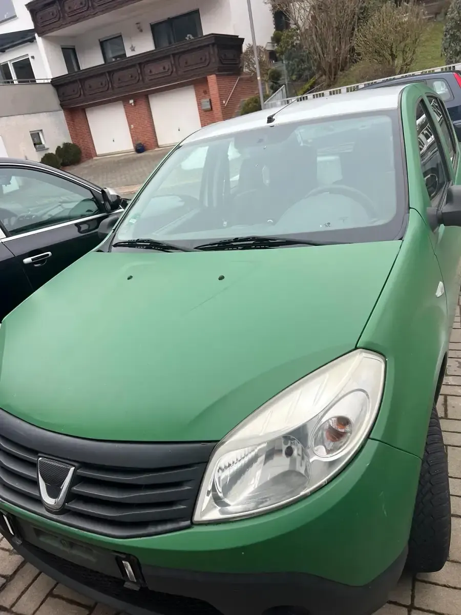 Gebraucht Dacia Sandero 75 PS (55 kW) 2009 Grün Kleinwagen