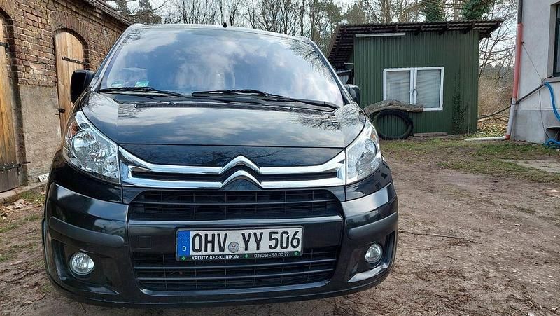 Second-hand Citroën Jumpy 163 CP (119 kW) 2014 Negru Monovolum