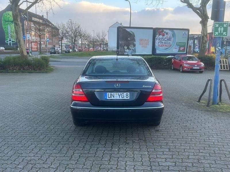 Gebraucht Mercedes E320 Elegance 224 PS (164 kW) 2003 Blau Limousine