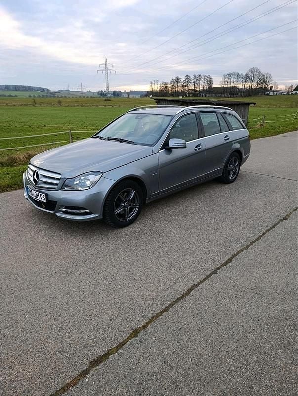 Gebraucht Mercedes C200 136 PS (100 kW) 2011 Grau Kombi
