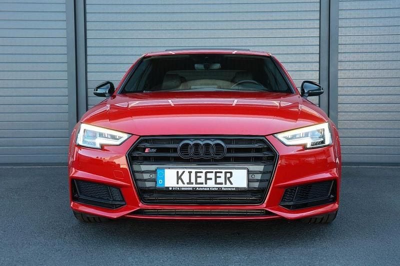 Gebraucht Audi S4 Sport 354 PS (260 kW) 2018 Rot Limousine
