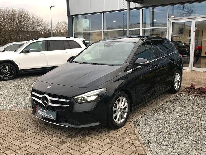 Gebraucht Mercedes B200 Style 150 PS (110 kW) 2022 Schwarz Van / Kleinbus