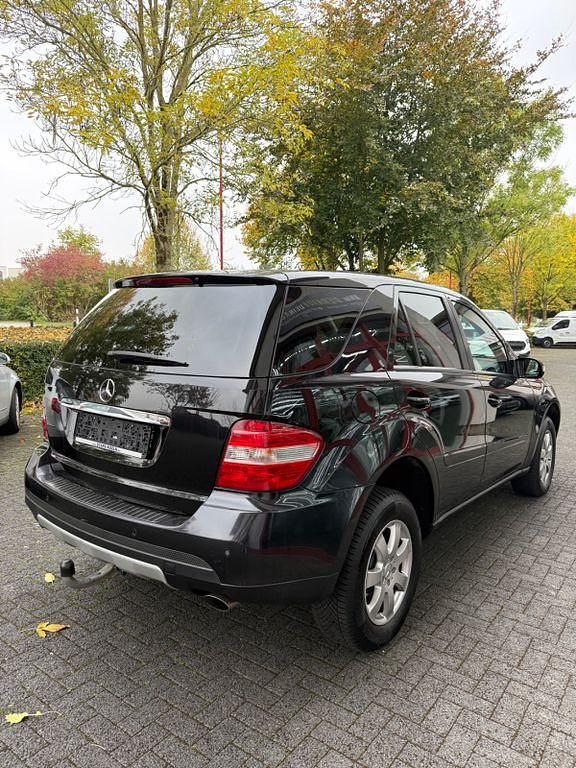 Gebraucht Mercedes ML280 190 PS (139 kW) 2006 Schwarz SUV