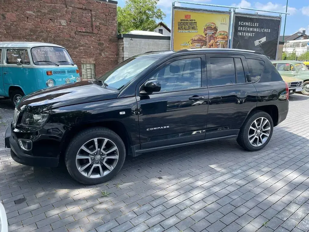Gebraucht Jeep Compass Limited 136 PS (100 kW) 2014 Schwarz SUV