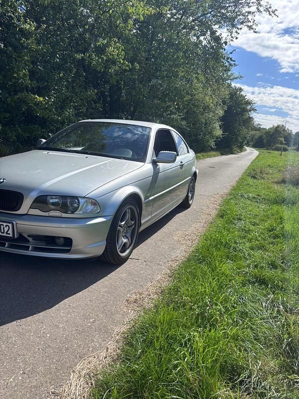 Silber Gebraucht 2003 BMW 325 Coupé | 5.500 € (Guter Preis) - Bild 1/4