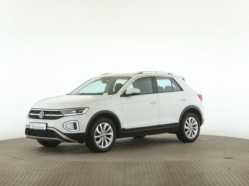Second-hand VW T-Roc Style 150 CP (110 kW) 2024 Alb SUV