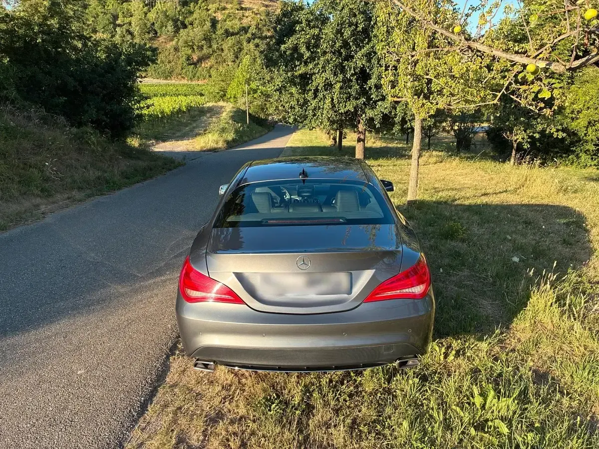 Gebraucht Mercedes CLA180 AMG line 122 PS (89 kW) 2015 Grau Coupé