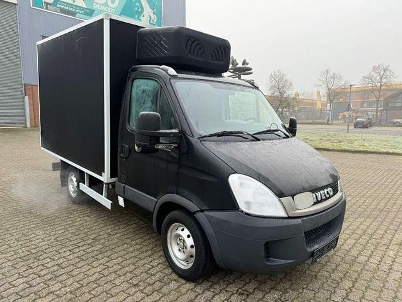 Weiss Gebraucht 2010 Iveco Daily Van | 11.899 € - Bild 1/4