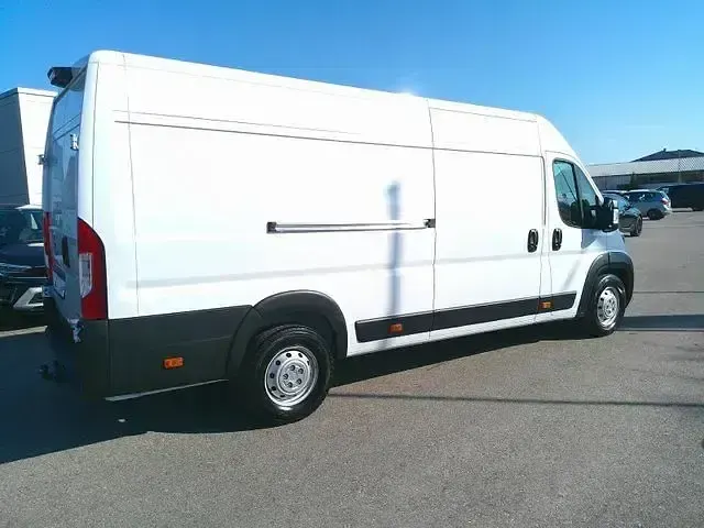 Gebraucht Opel Movano 165 PS (121 kW) 2024 Lackierung weiss icy/typ aussenv Van