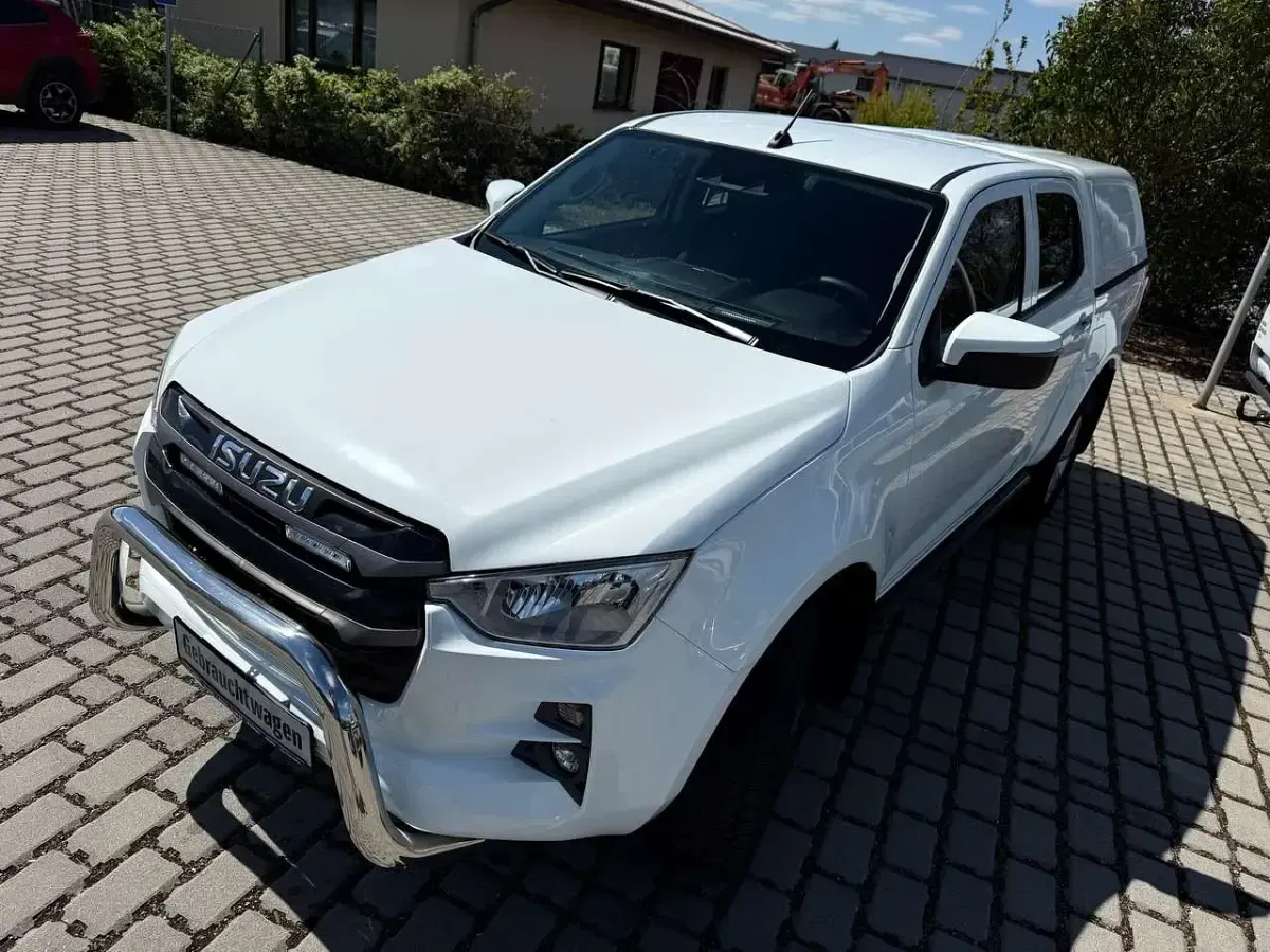 Second-hand Isuzu D-Max 163 CP (119 kW) 2023 Alb Pickup