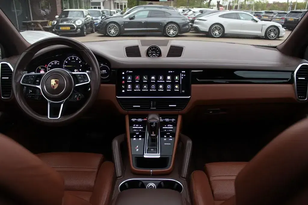 Gebraucht Porsche Cayenne 462 PS (339 kW) 2022 Grau SUV