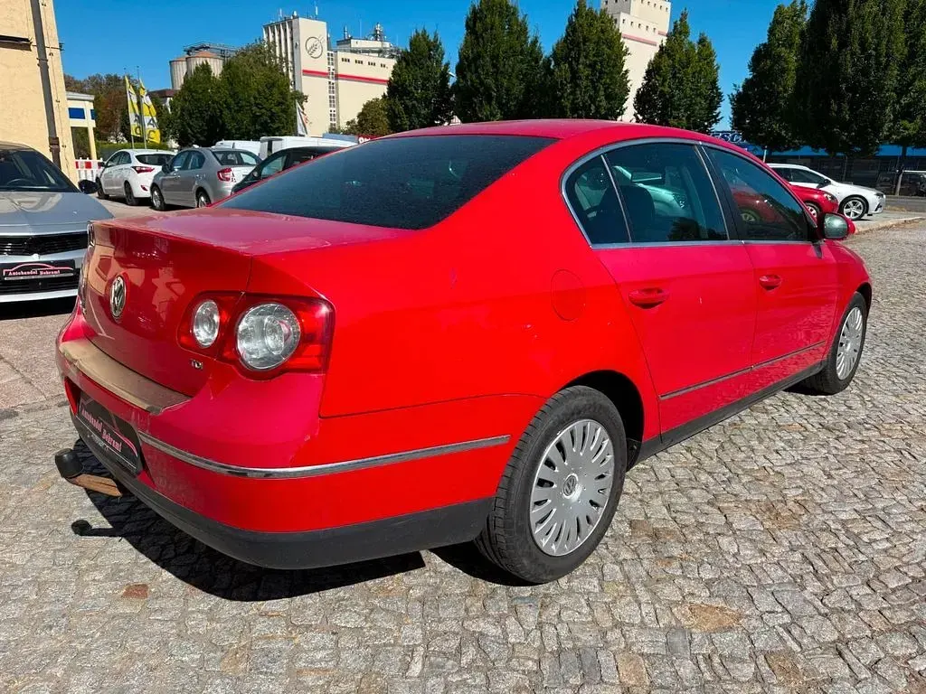 Gebraucht VW Passat Comfortline 105 PS (77 kW) 2006 Tornadorot Limousine