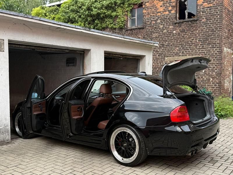 Schwarz Gebraucht 2007 BMW 330 Limousine | 6.500 € (Guter Preis) - Bild 1/4