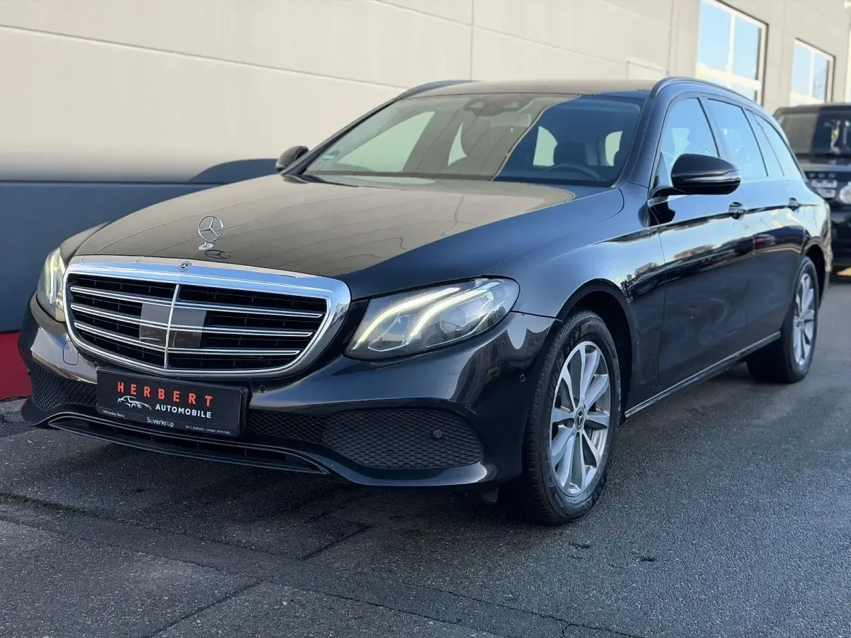 Gebraucht Mercedes E200 150 PS (110 kW) 2018 Schwarz Kombi