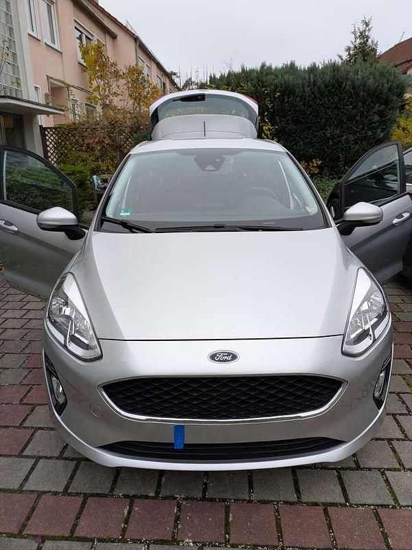 Gebraucht Ford Fiesta 86 PS (63 kW) 2018 Silber Limousine