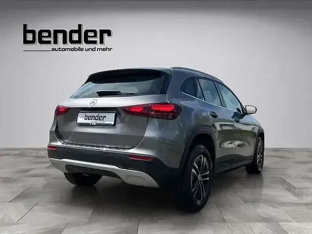 Gebraucht Mercedes GLA180 Advanced 116 PS (85 kW) 2024 Grau SUV