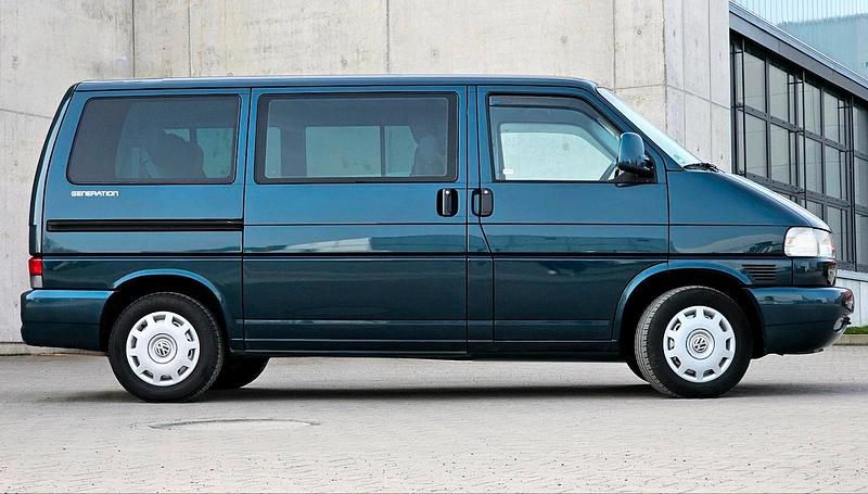 Second-hand VW Multivan 130 CP (95 kW) 2002 Verde Monovolum