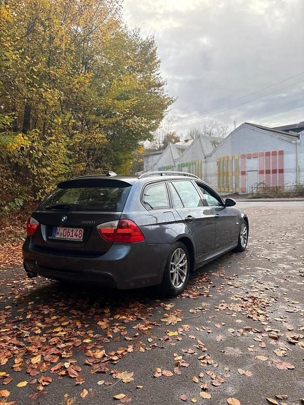 Grau Gebraucht 2007 BMW 320 M Sport Limousine | 3.200 € (Superpreis) - Bild 1/4