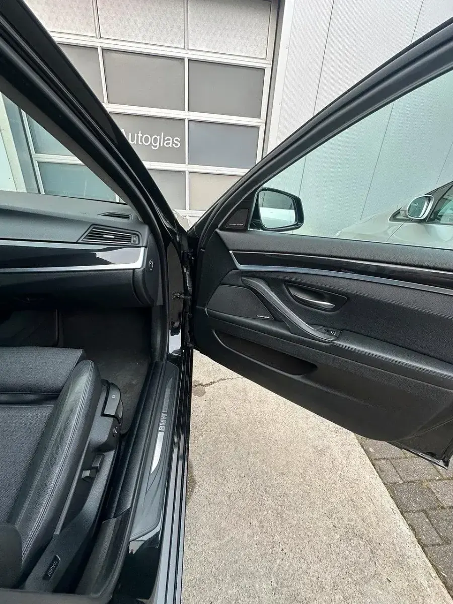 Gebraucht BMW 525 204 PS (150 kW) 2011 Schwarz Limousine