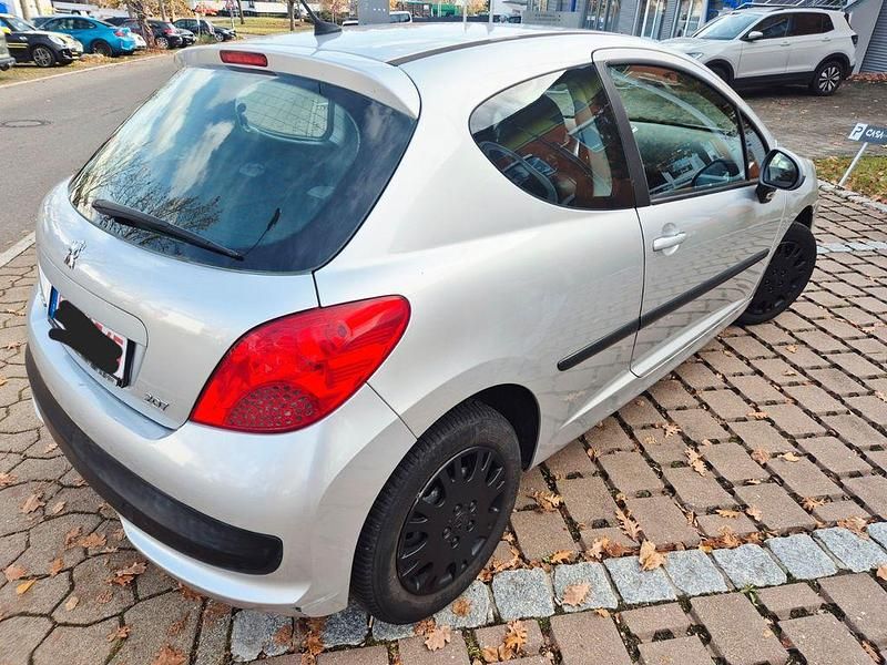 Gebraucht Peugeot 207 Filou 95 PS (69 kW) 2009 Silber Limousine