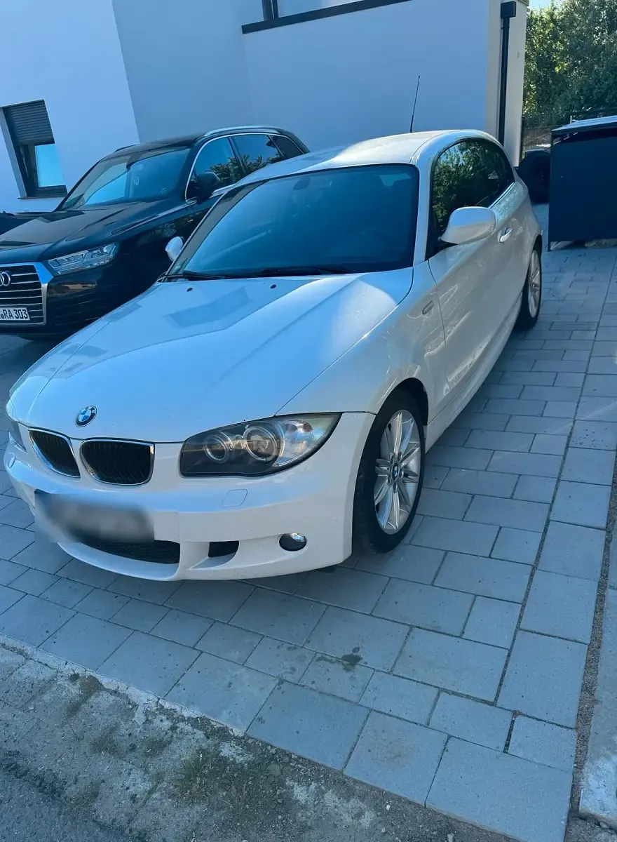 Gebraucht BMW 116 122 PS (89 kW) 2010 Weiß Kleinwagen