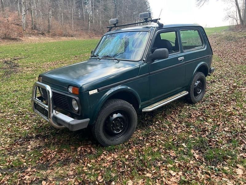 Gebraucht Lada niva 82 PS (60 kW) 2011 Grün SUV