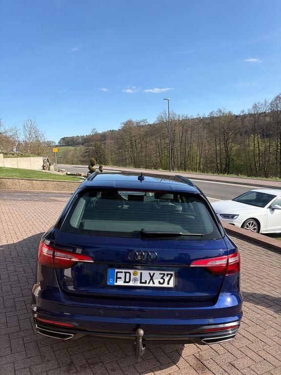 Gebraucht Audi A4 Advanced 190 PS (139 kW) 2020 Blau Kombi