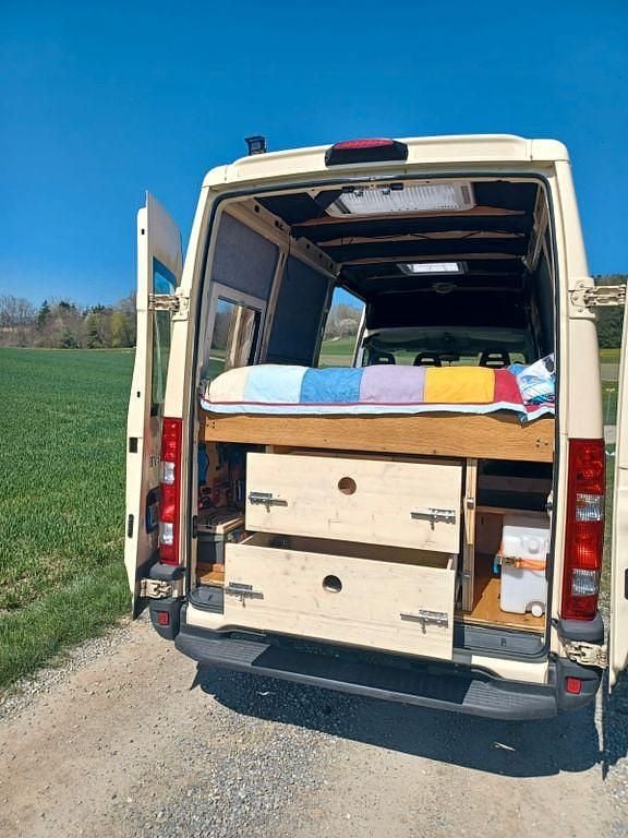 Second-hand Iveco Daily 145 CP (106 kW) 2014 Bej Monovolum