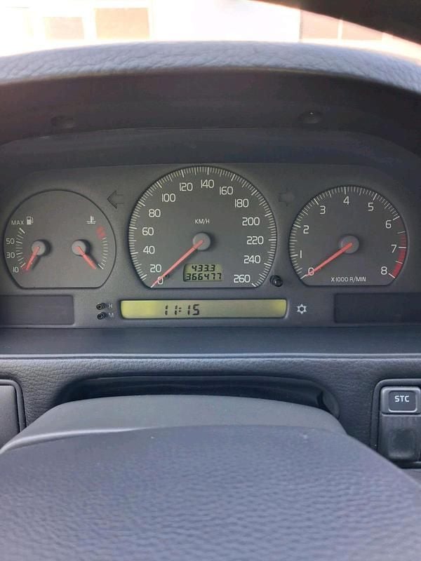 Second-hand Volvo V70 140 CP (102 kW) 2000 Negru Break