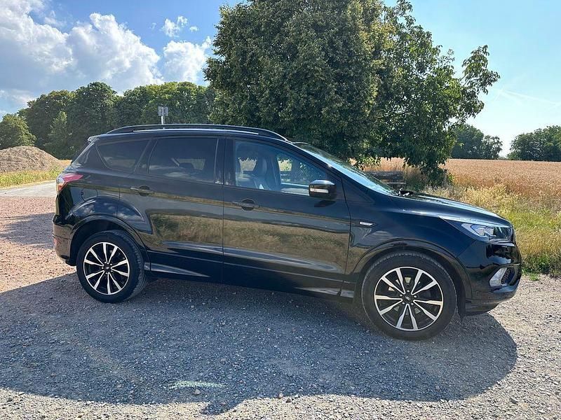 Schwarz Gebraucht 2019 Ford Kuga ST-Line SUV | 15.900 € (Superpreis) - Bild 1/4