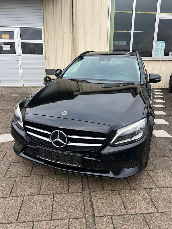 Gebraucht Mercedes C200 160 PS (117 kW) 2018 Schwarz Kombi