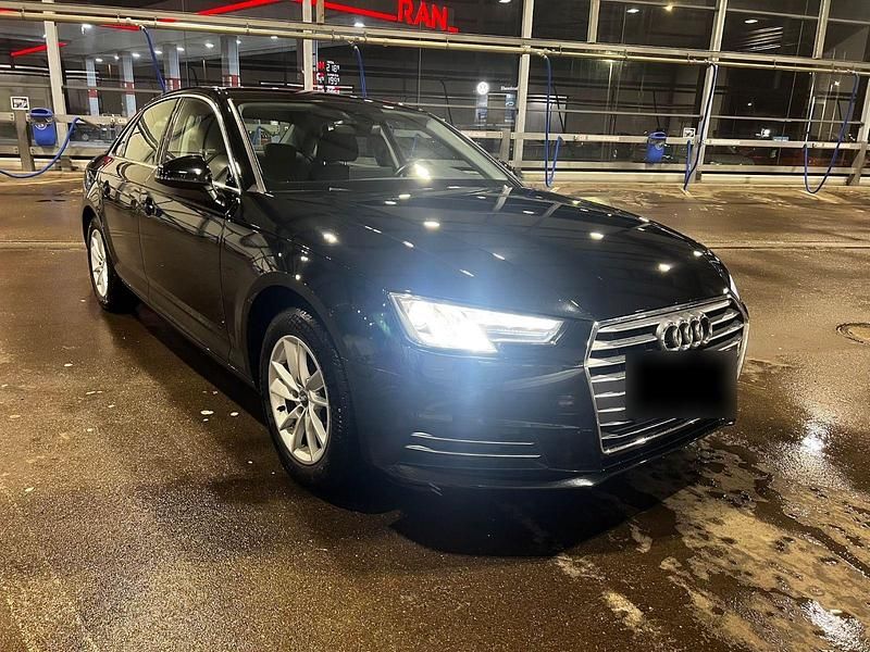Gebraucht Audi A4 Sport 150 PS (110 kW) 2017 Schwarz Limousine