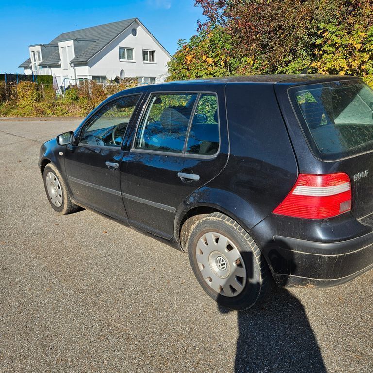 Schwarz Gebraucht 2003 VW Golf IV Comfortline Limousine | 1.900 € (Fairer Preis) - Bild 1/3