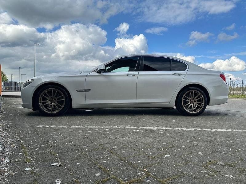 Gebraucht BMW 730L 245 PS (180 kW) 2011 Weiß Limousine