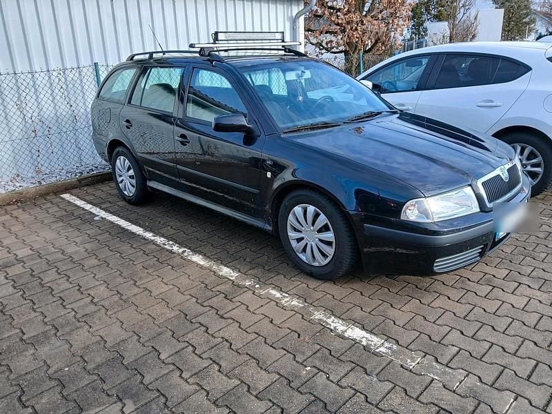 Schwarz Gebraucht 2002 Skoda Octavia Kombi | 800 € (Superpreis) - Bild 1/4