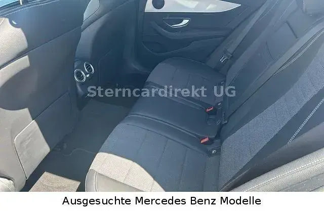 Gebraucht Mercedes E300 Avantgarde 306 PS (225 kW) 2022 Blau Kombi