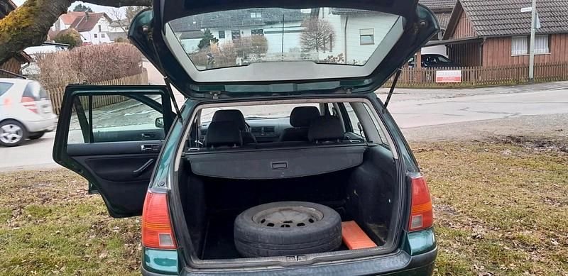 Gebraucht VW Golf IV 101 PS (74 kW) 2001 Grün Kombi