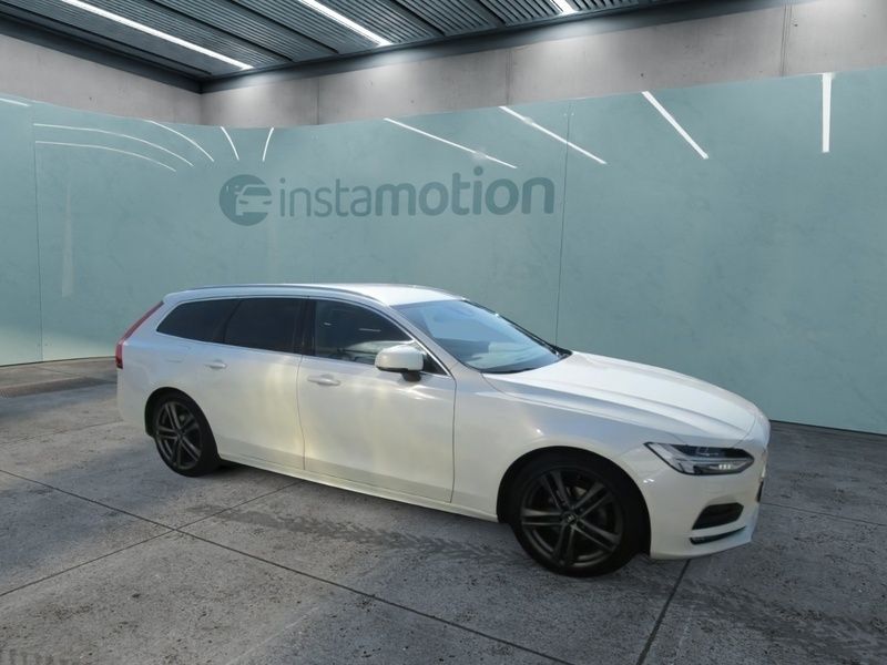 Weiß Gebraucht 2019 Volvo V90 Momentum Kombi | 27.600 € (Etwas zu teuer) - Bild 1/3